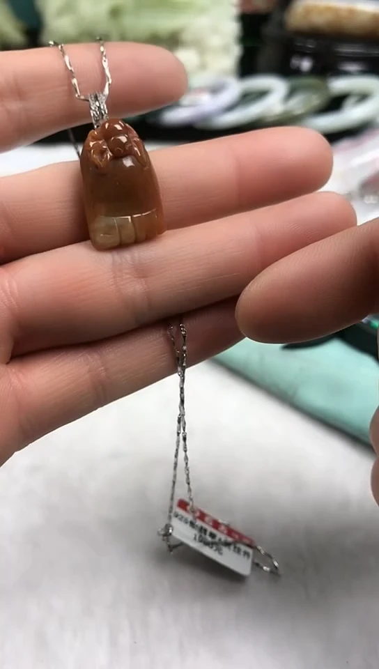 【闪购商品】翡翠吊坠(赠链)未镶嵌知足常乐