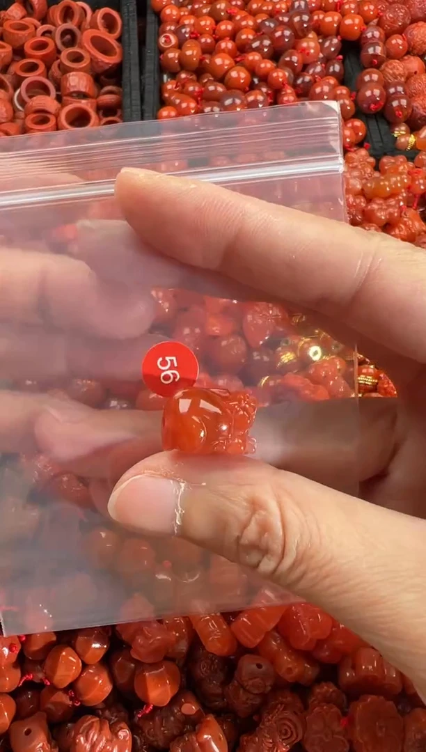 【闪购商品】南红玛瑙颈饰未镶嵌1