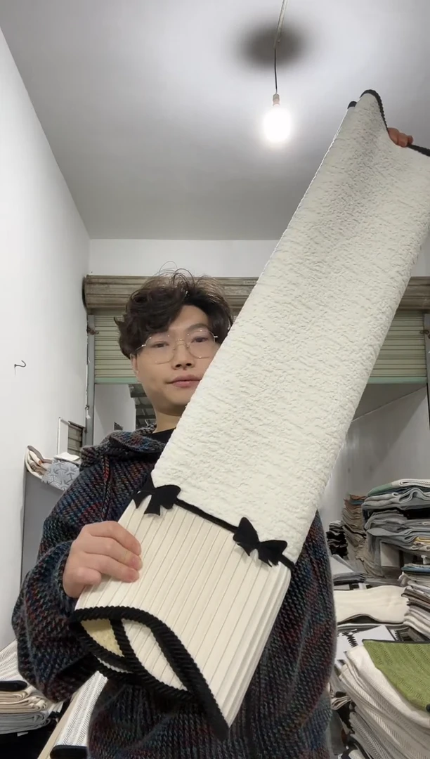 雪尼尔70*210百色蝶衣