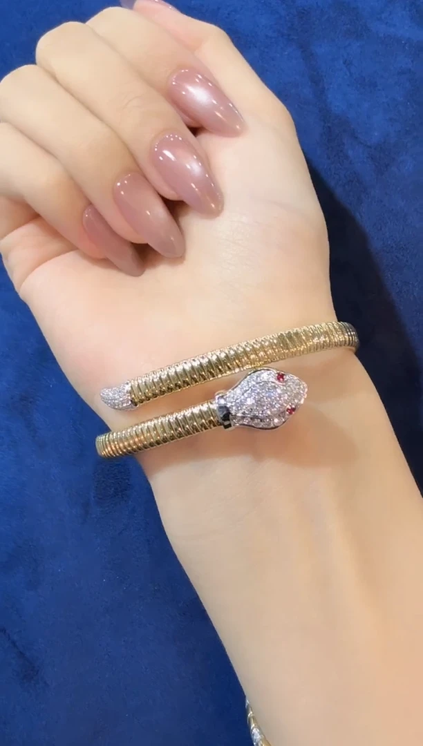 18K金镶嵌手链钻石手镯黄满钻灵蛇