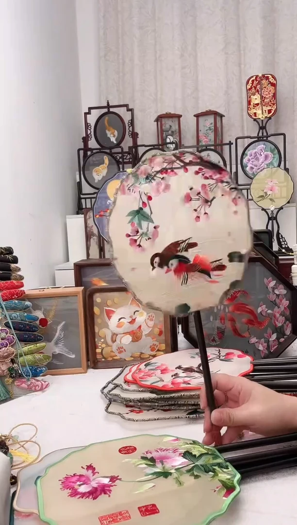 扇子苏绣作品手工团扇