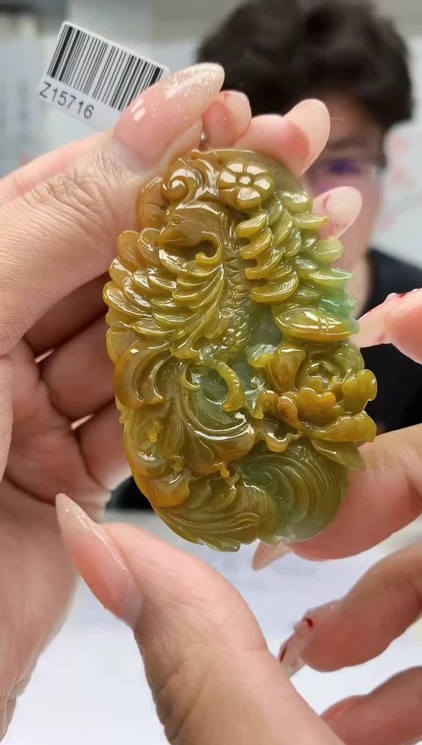 【闪购商品】定制翡翠未镶嵌4688MM-毛货挂件187