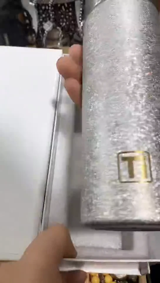 瓷片闪购商品  如图所示