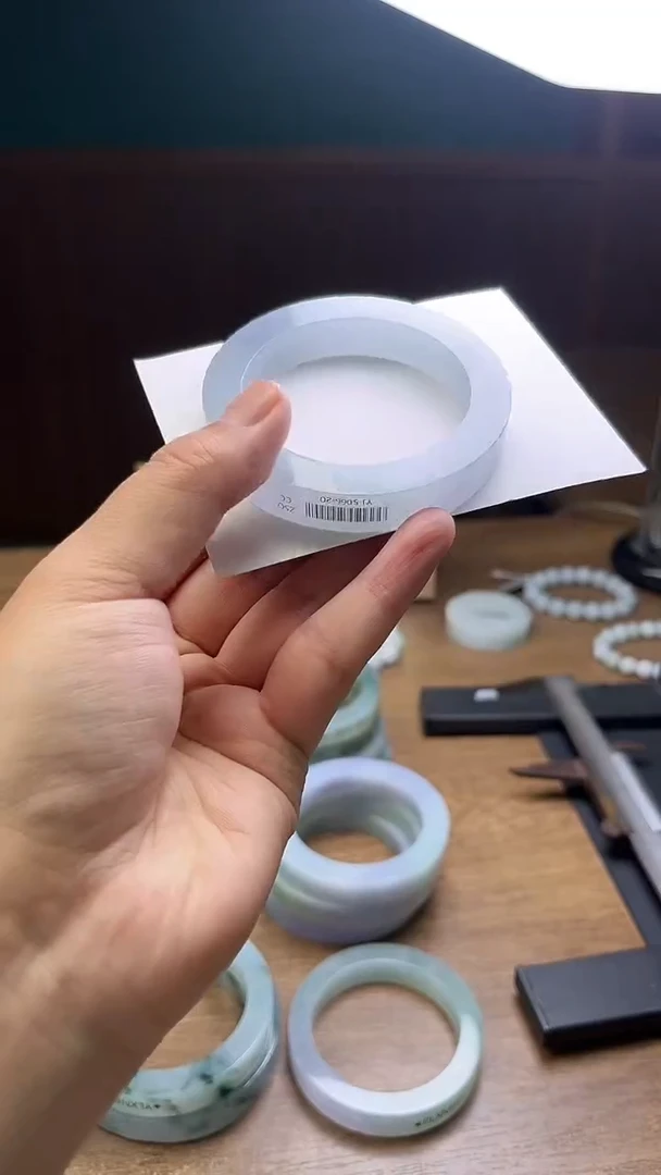 未镶嵌手镯定制翡翠小*鹿定制