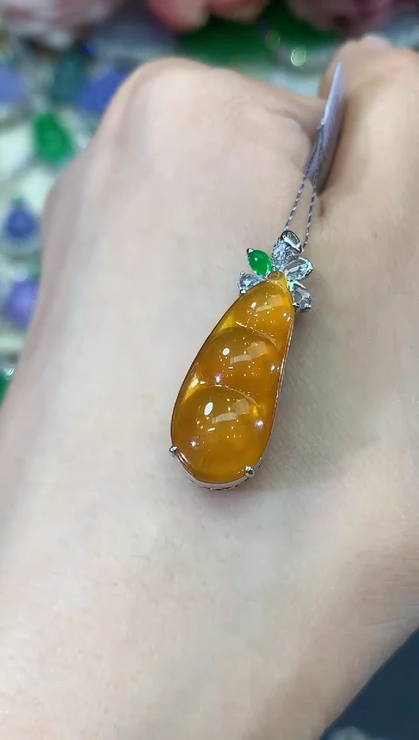 吊坠(不含链)18K金镶嵌翡翠C67