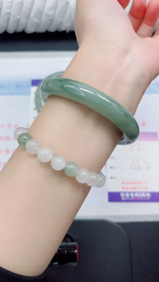 【闪购商品】石英质玉手镯未镶嵌82#56.2