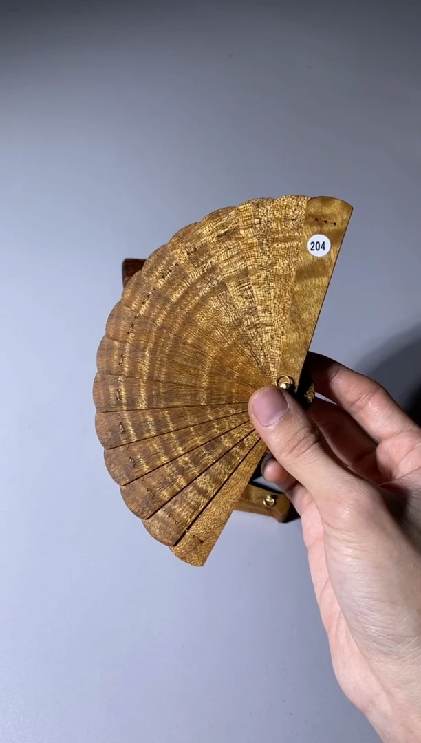 【闪购商品】金丝楠木雕204号10cm金丝楠迷你扇