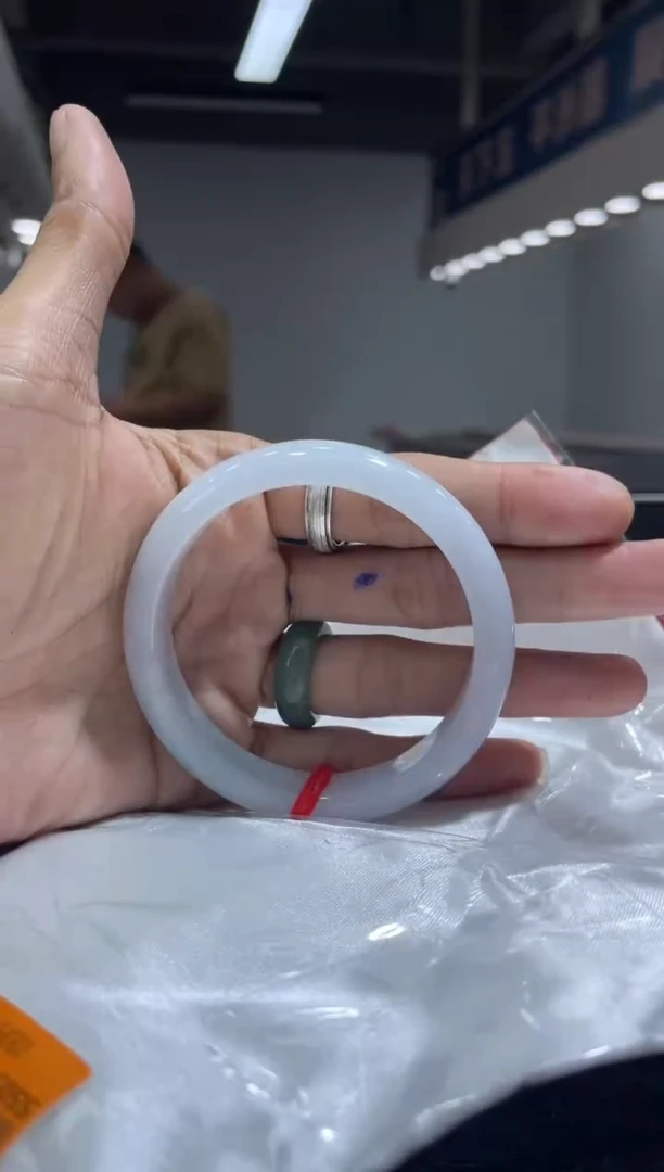 未镶嵌手镯翡翠4