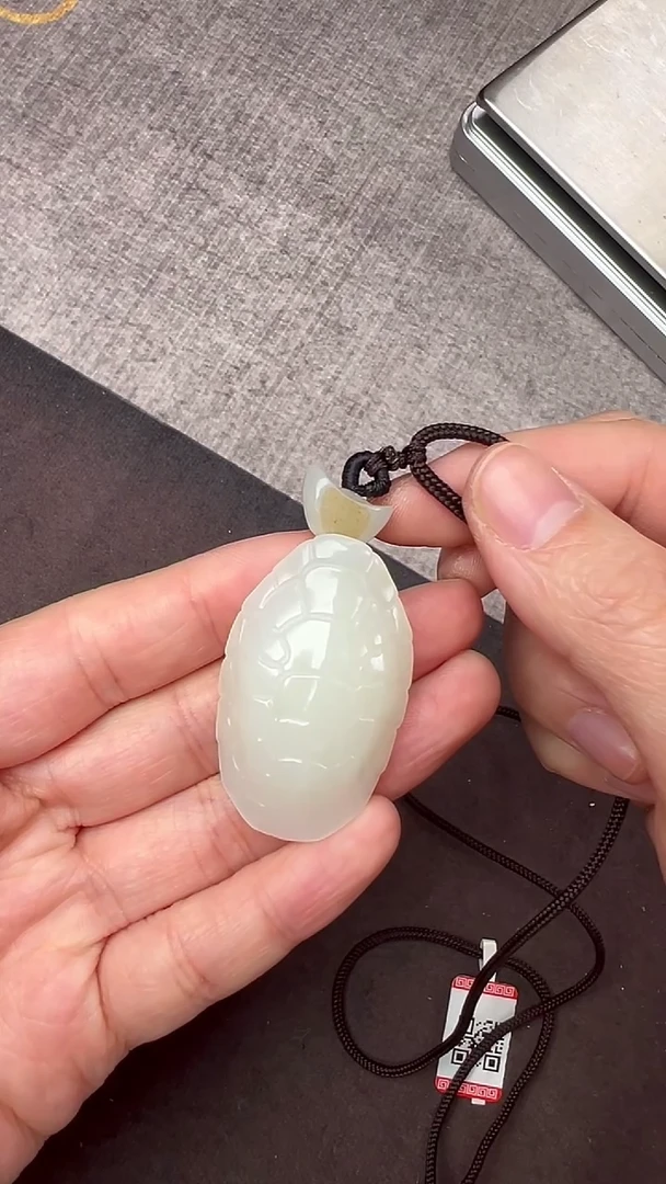 【闪购商品】和田玉吊坠(不含链)未镶嵌俄白富甲HBHT000035