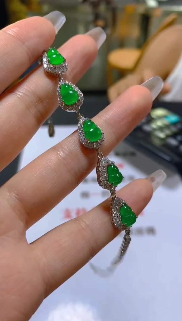 未镶嵌手链翡翠多样性发一