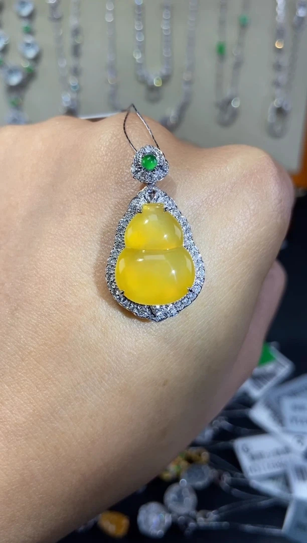 【闪购商品】翡翠颈饰18K金镶嵌吊坠