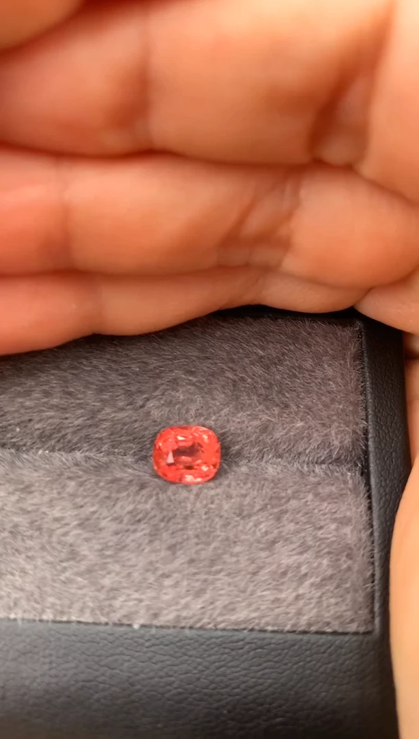 定制尖晶石裸石未镶嵌枕型 粉橙色调 2.19ct