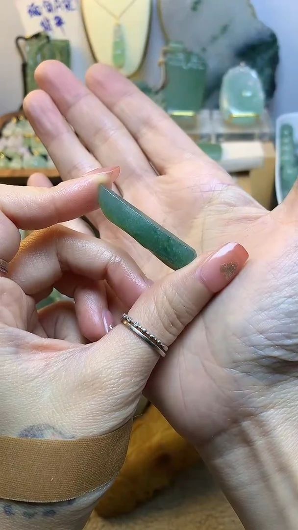 未镶嵌挂件翡翠落***颠缅甸A货翡翠，没有运费险