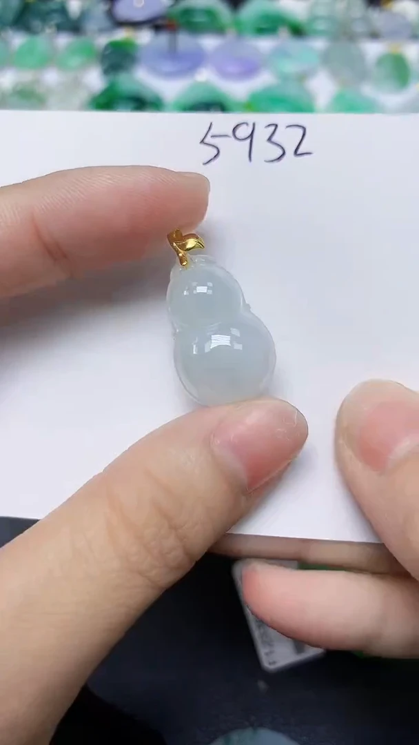 翡翠未镶嵌颈饰天然缅甸翡翠A货