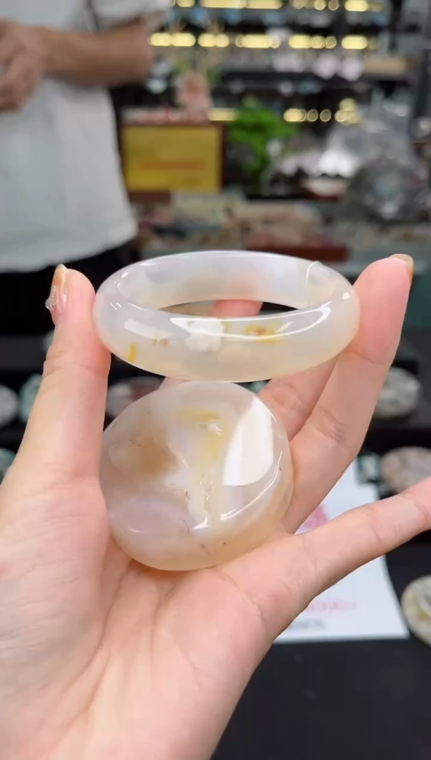 【闪购商品】石英质玉手镯未镶嵌53圈口（不退不换）1660172