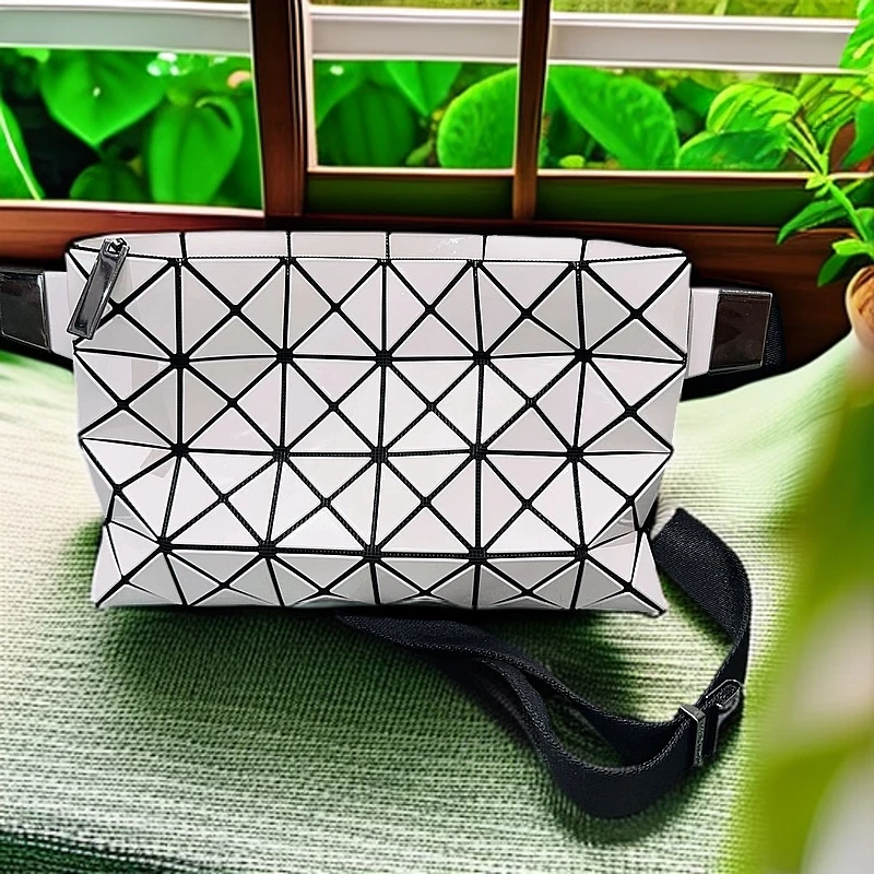 95新 Issey Miyake/三宅一生 白色单肩包 1139 6627