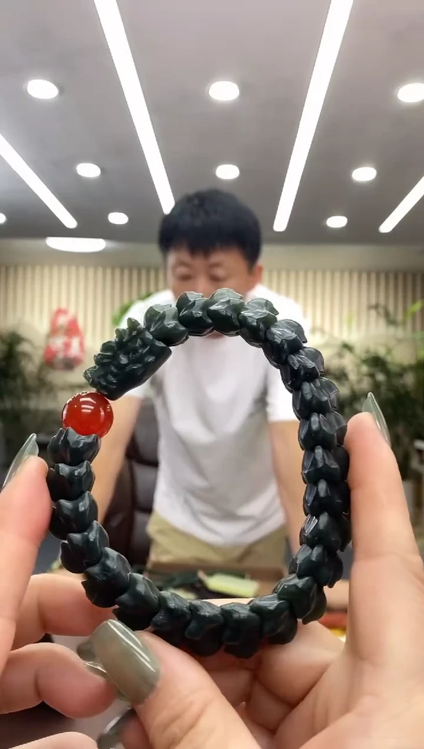 未镶嵌手链透闪石质玉手串