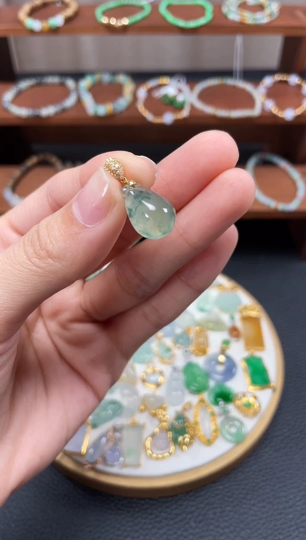 【闪购商品】翡翠吊坠(不含链)18K金镶嵌一个  JK325