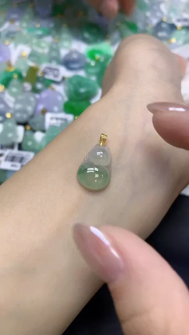 颈饰18K金镶嵌翡翠天然缅甸翡翠A货百元以上9元证书费自理