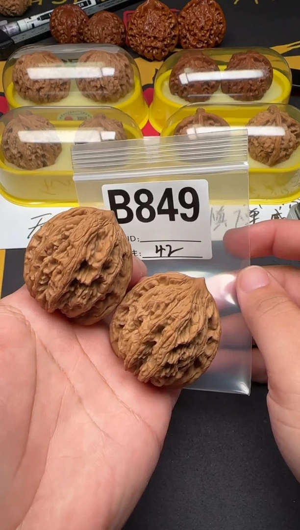 吊坠文玩核桃麦虎42-B849