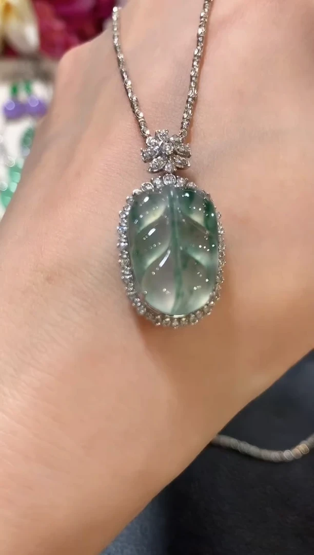 吊坠(不含链)18K金镶嵌翡翠z82