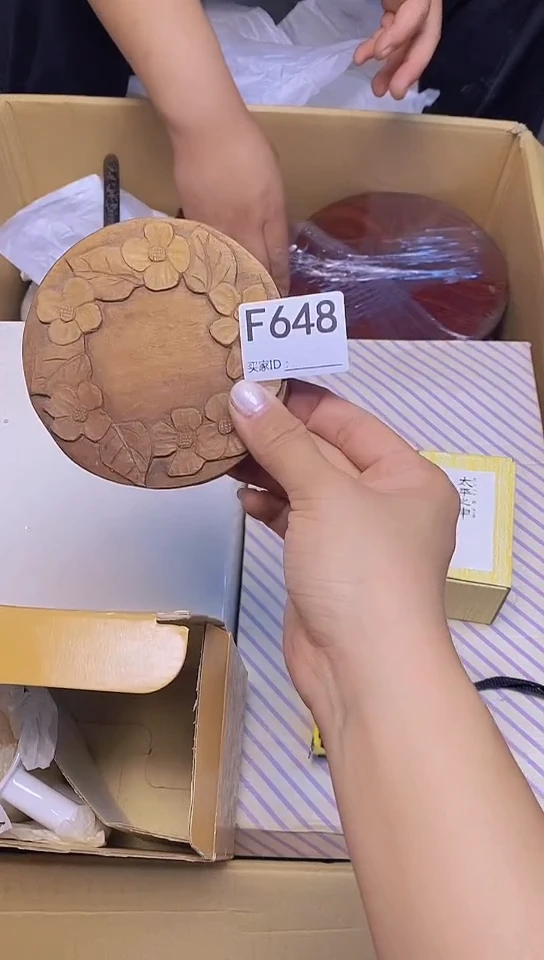 摆件M***sF648回流商品，谨慎参拍！
