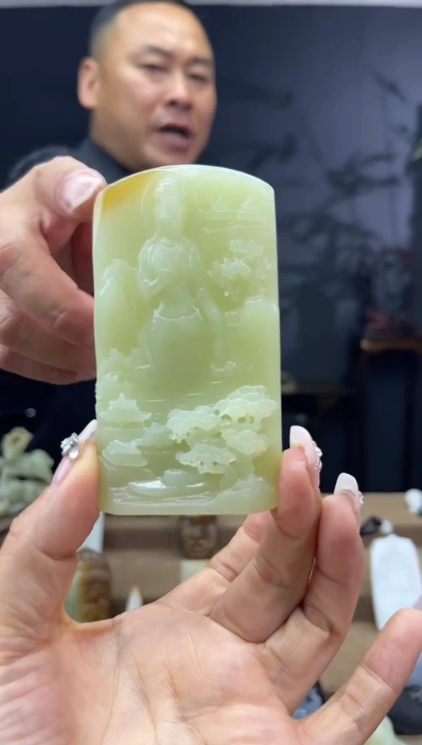 颈饰未镶嵌和田玉1