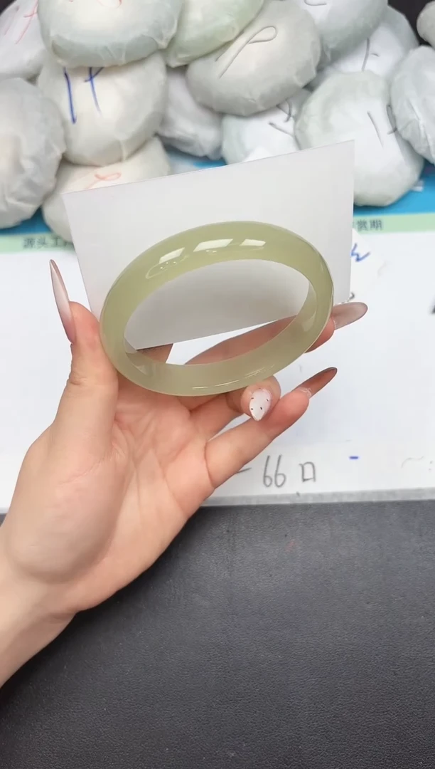未镶嵌手镯石英质玉A321/66