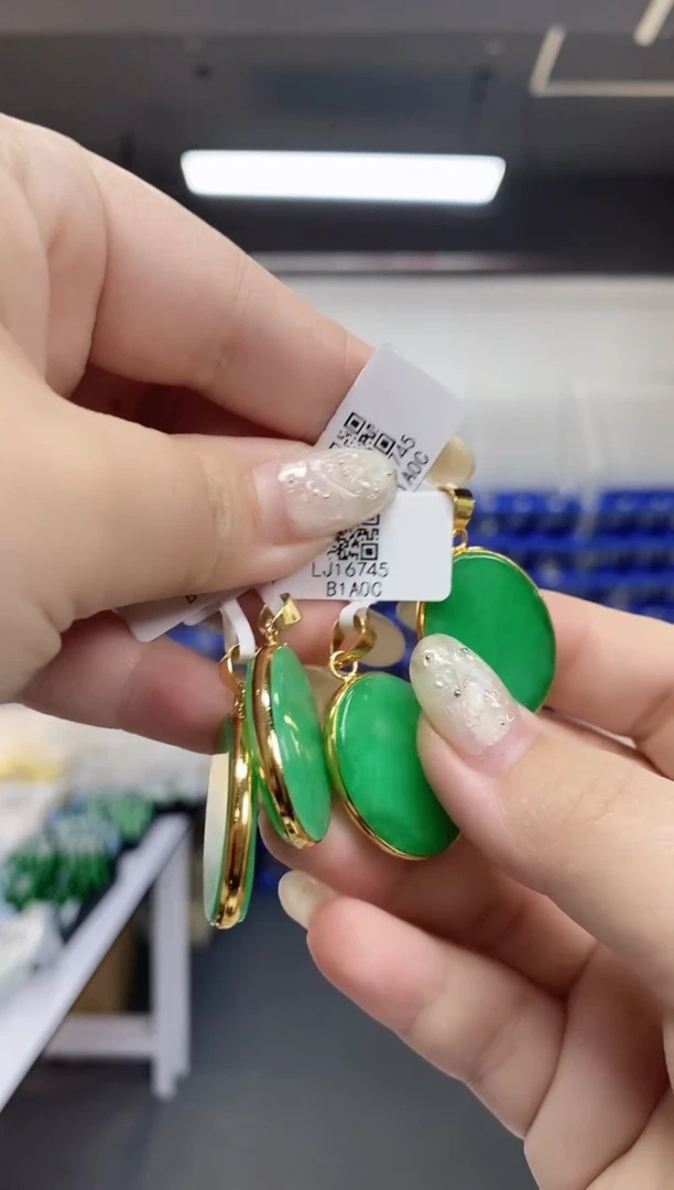 【闪购商品】翡翠吊坠(不含链)未镶嵌多样性发其一颜色微差