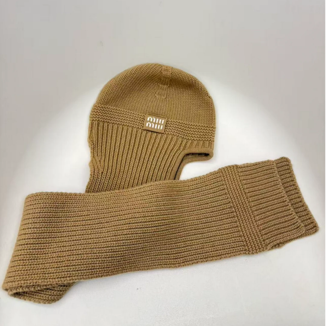 未使用 MIU MIU/缪缪 未使用 MIUMIU 围巾一体式羊绒帽子