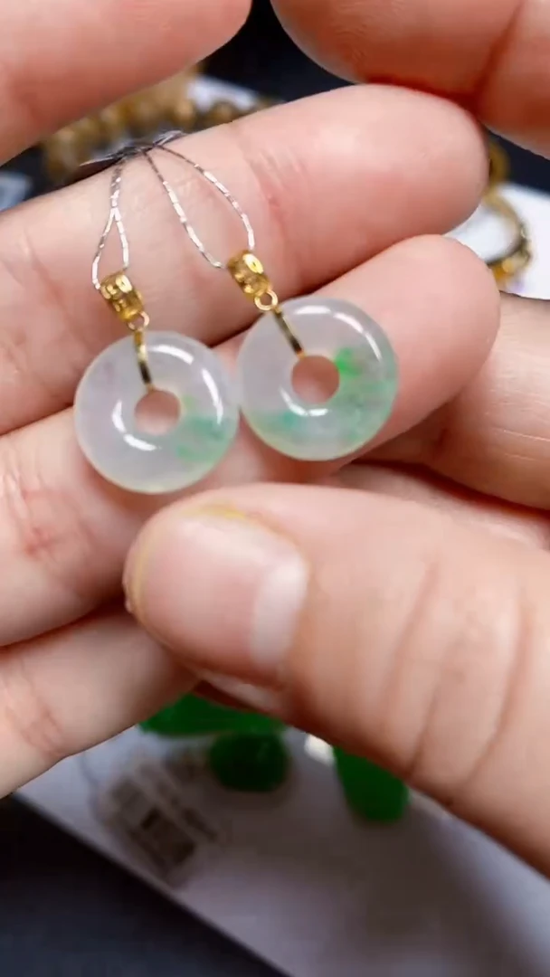 颈饰18K金镶嵌翡翠暮**蓝2个