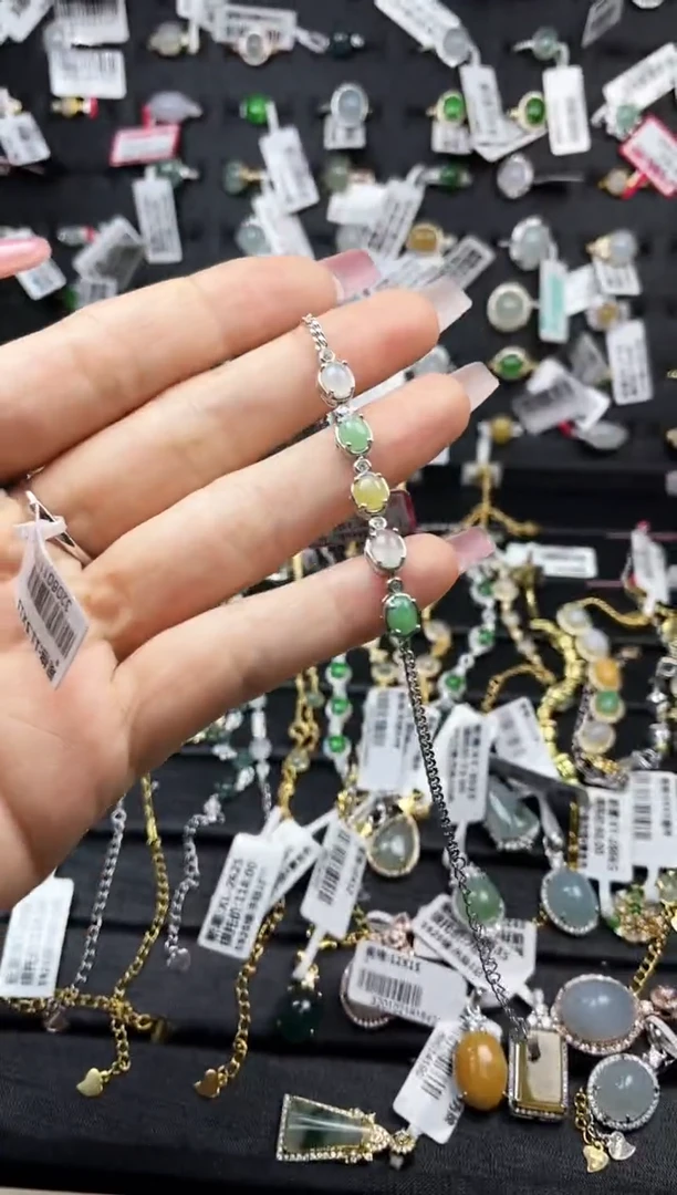 颈饰未镶嵌翡翠我