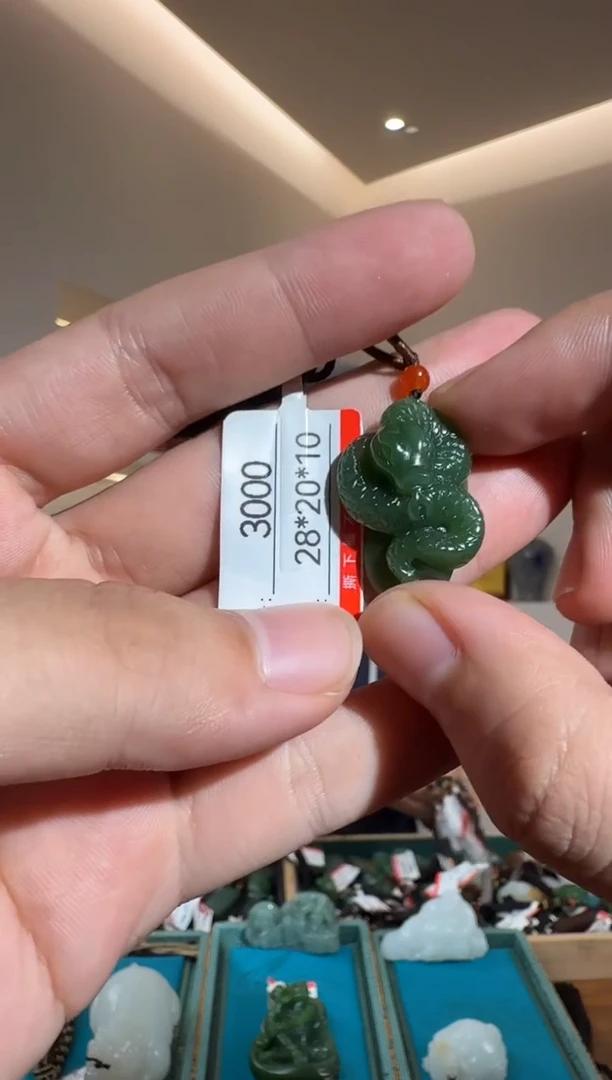 和田玉未镶嵌颈饰1