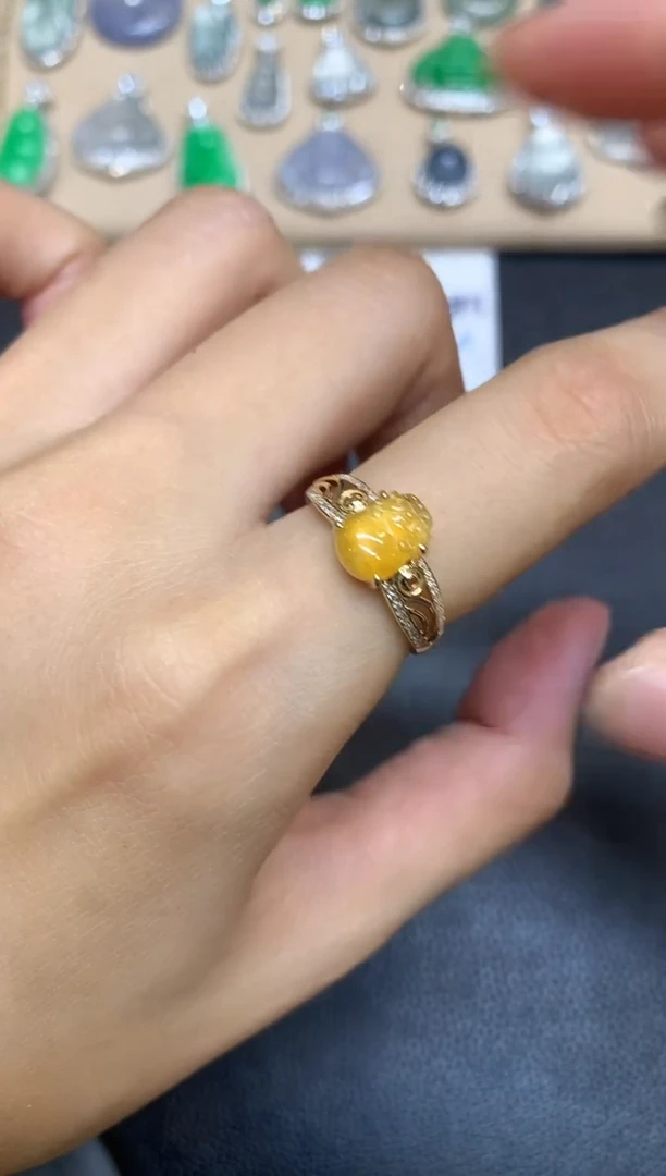 18K金镶嵌戒指翡翠貔貅【无服务费【48小时鉴赏期】