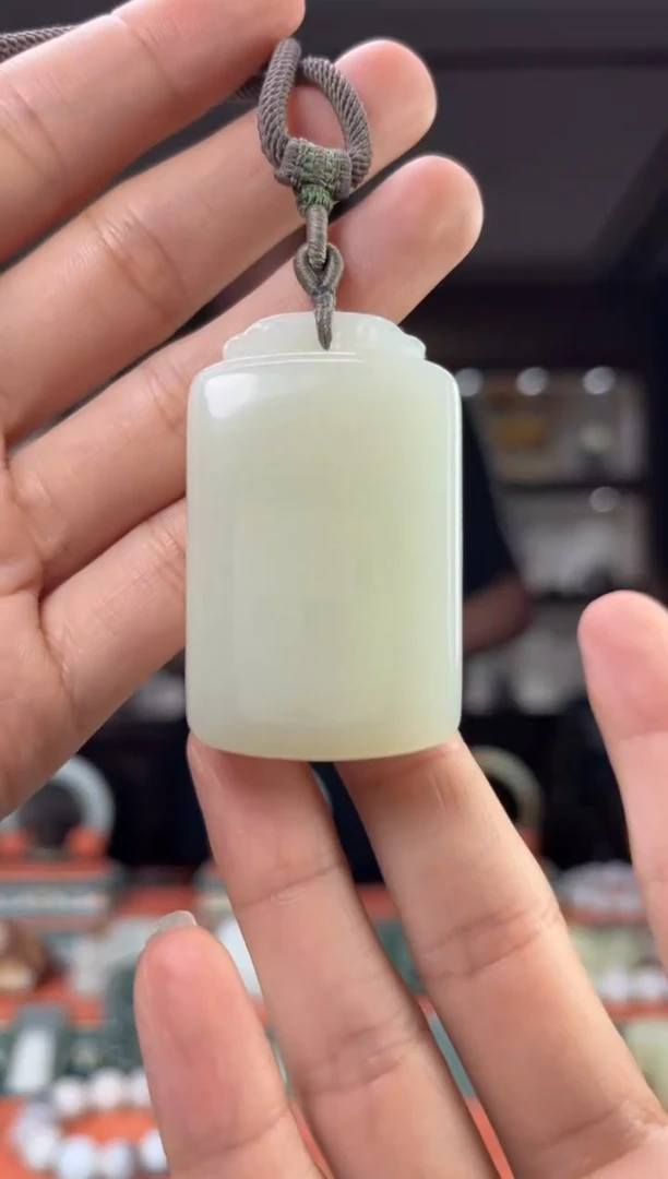 和田玉未镶嵌颈饰佩佩