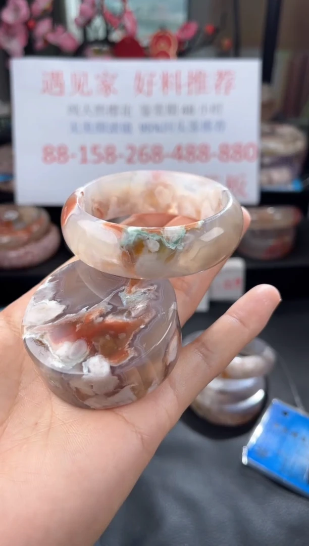 【闪购商品】石英质玉手镯未镶嵌50