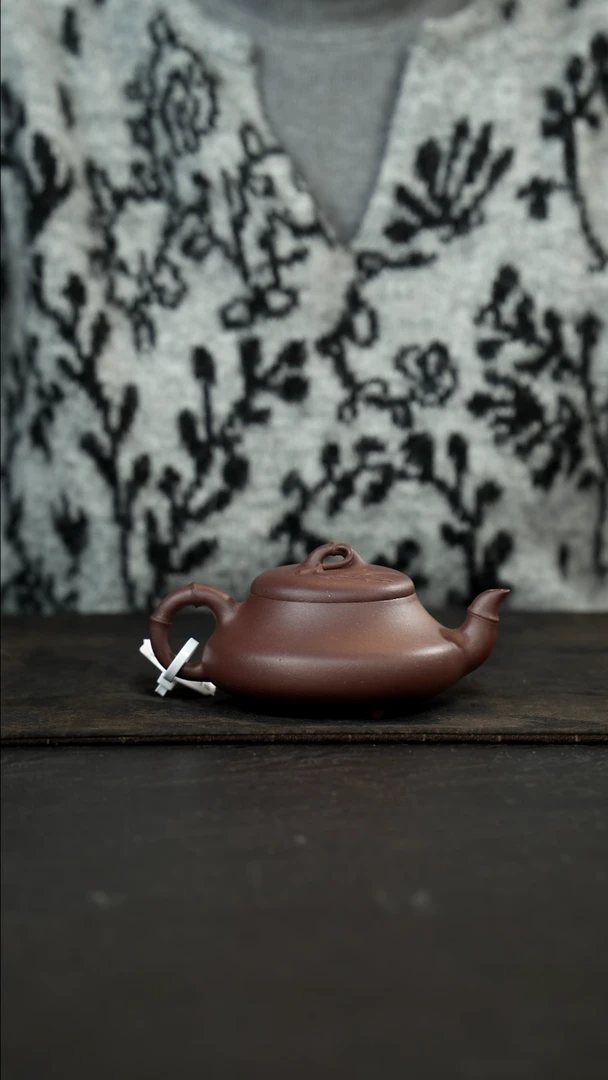 茶壶紫砂紫泥汉棠石瓢贴叶150cc