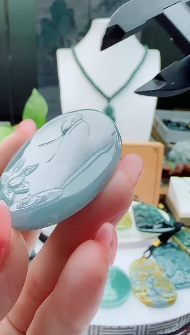 【闪购商品】翡翠颈饰未镶嵌多样性随机一件发货
