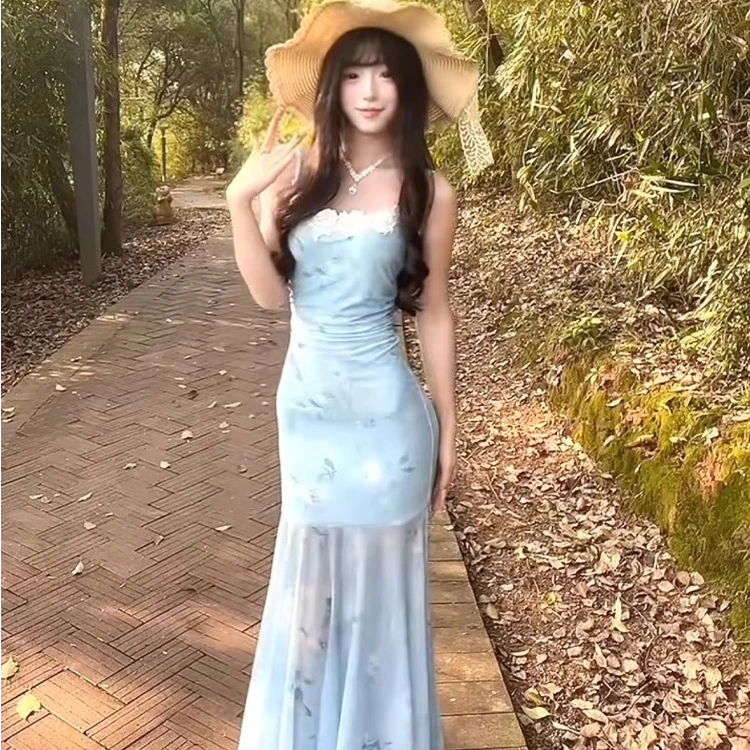 纯欲风蓝色碎花蕾丝吊带连衣裙女海边度假裙绝美网纱包臀鱼尾裙子
