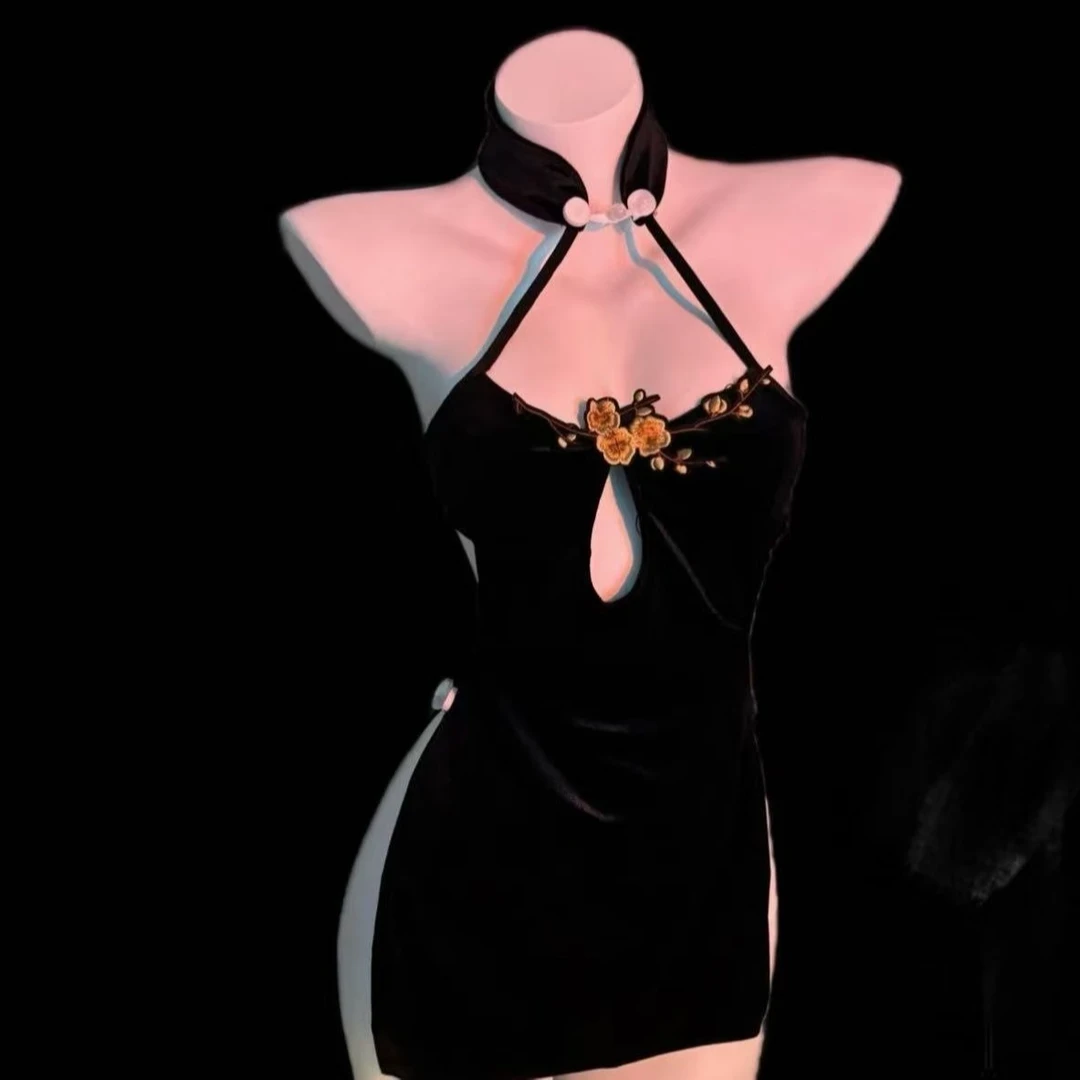 新性感时尚古典丝绒睡裙开叉梅花刺绣胸高开衩旗袍新中式旗袍黑色