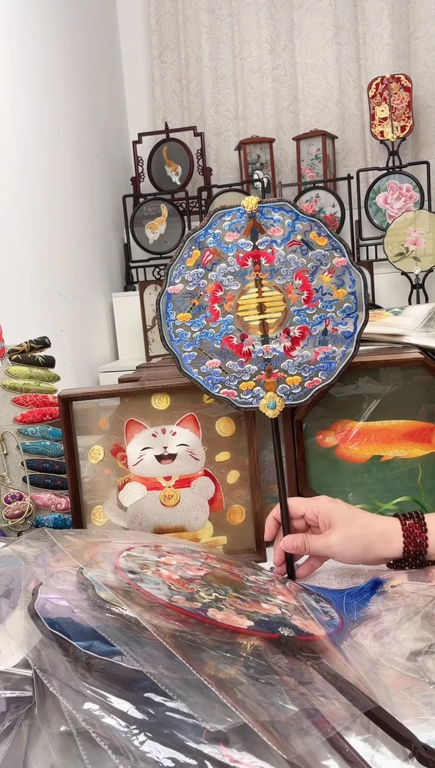 扇子苏绣作品手工团扇