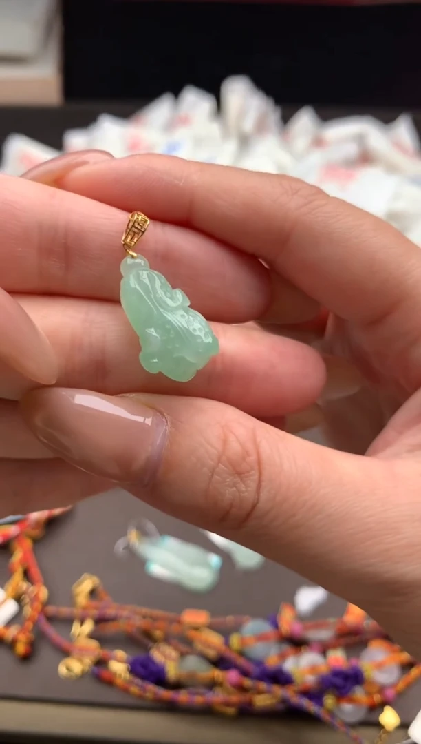 【闪购商品】翡翠挂件18K金镶嵌一