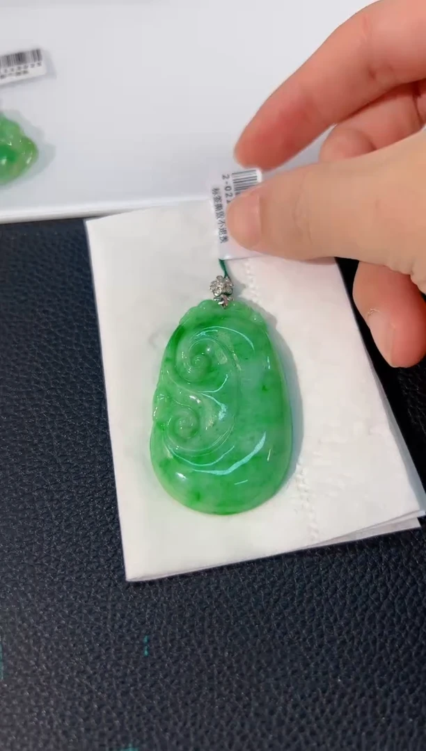 颈饰18K金镶嵌翡翠 缅料A货/支持复检/一件