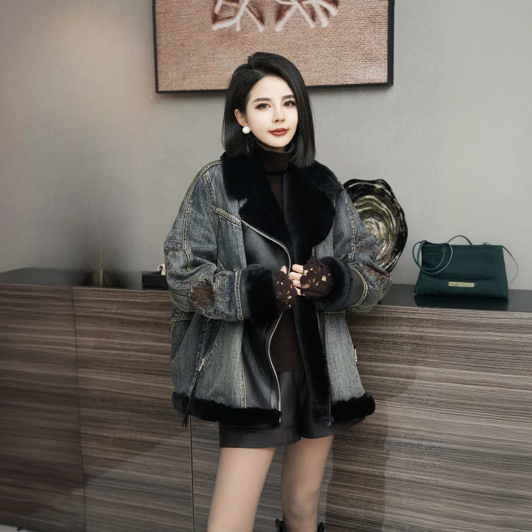 POPULARYW【宴秋】时尚设计感拉链刺绣牛仔拼接皮毛一体羽绒服