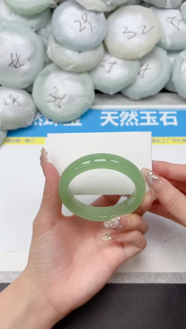 未镶嵌手镯石英质玉134-54.6
