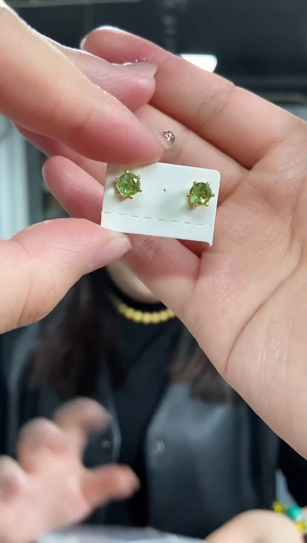 【闪购商品】橄榄石耳饰未镶嵌多样性发其一颜色微差