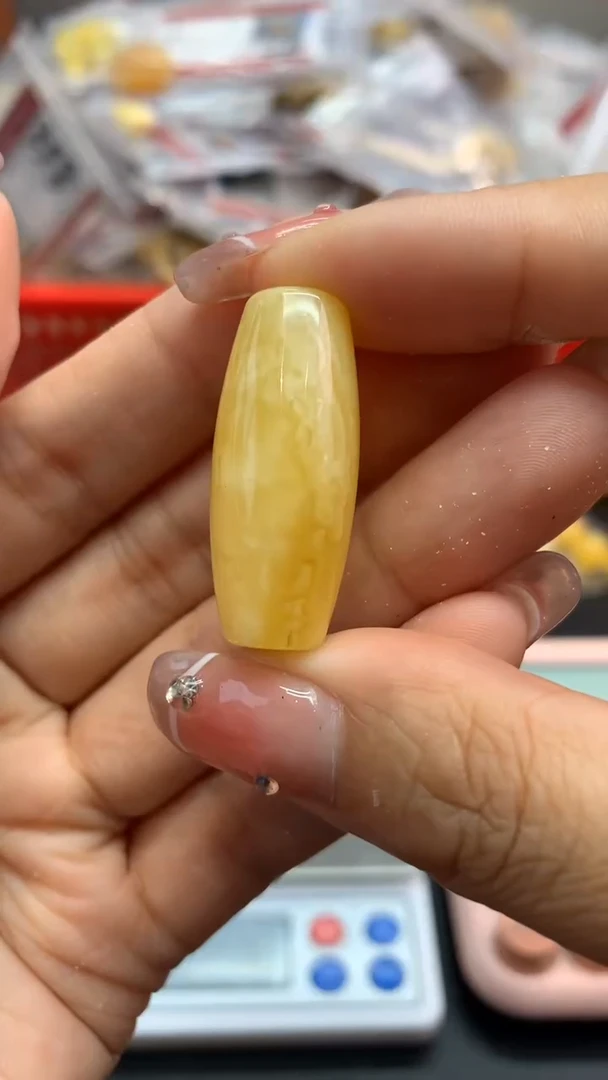 未镶嵌琥珀珠宝奇石2370