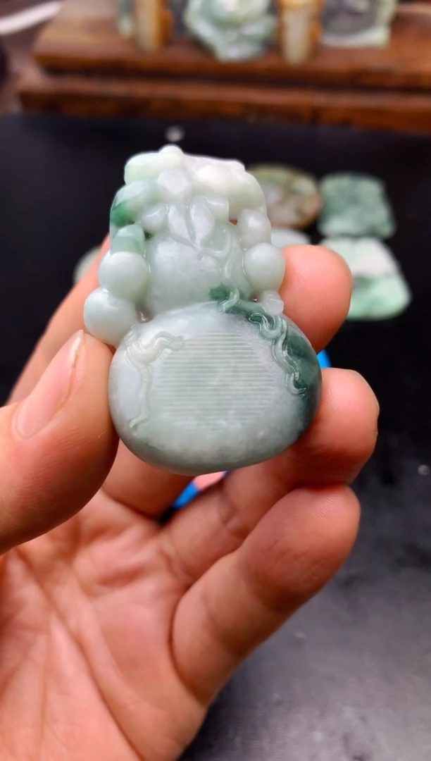 颈饰未镶嵌翡翠金**庄葫芦