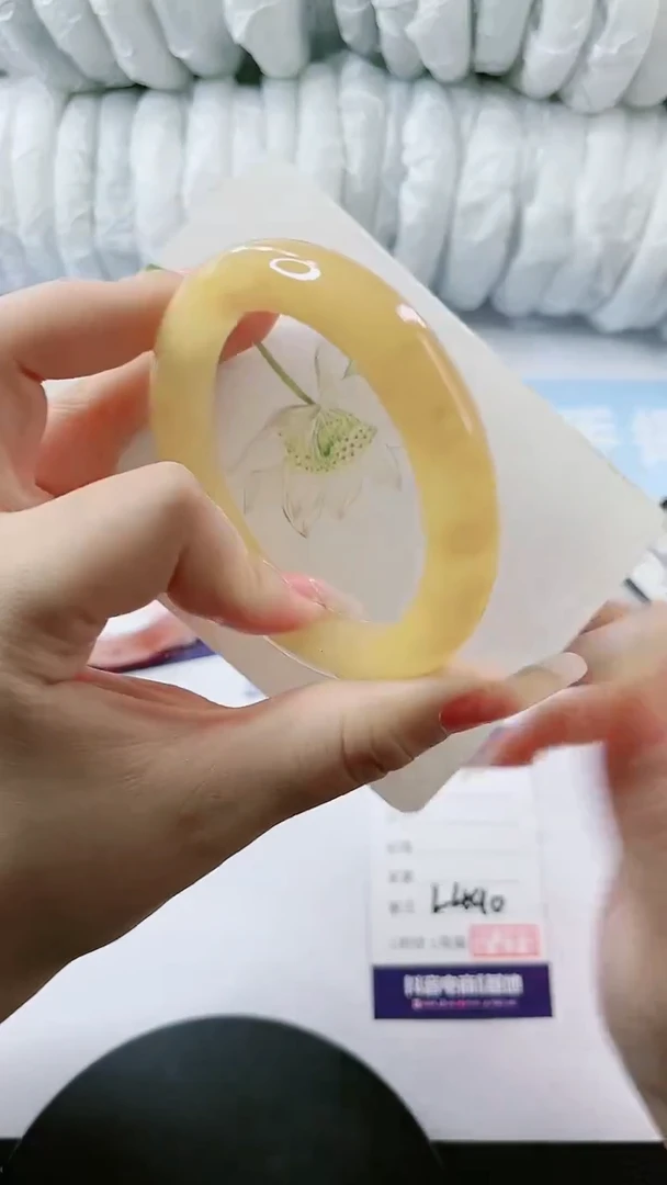 【闪购商品】石英质玉手镯未镶嵌多样性发货L490