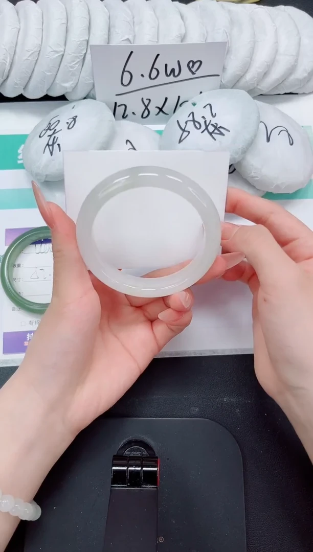 石英质玉手镯未镶嵌245-60